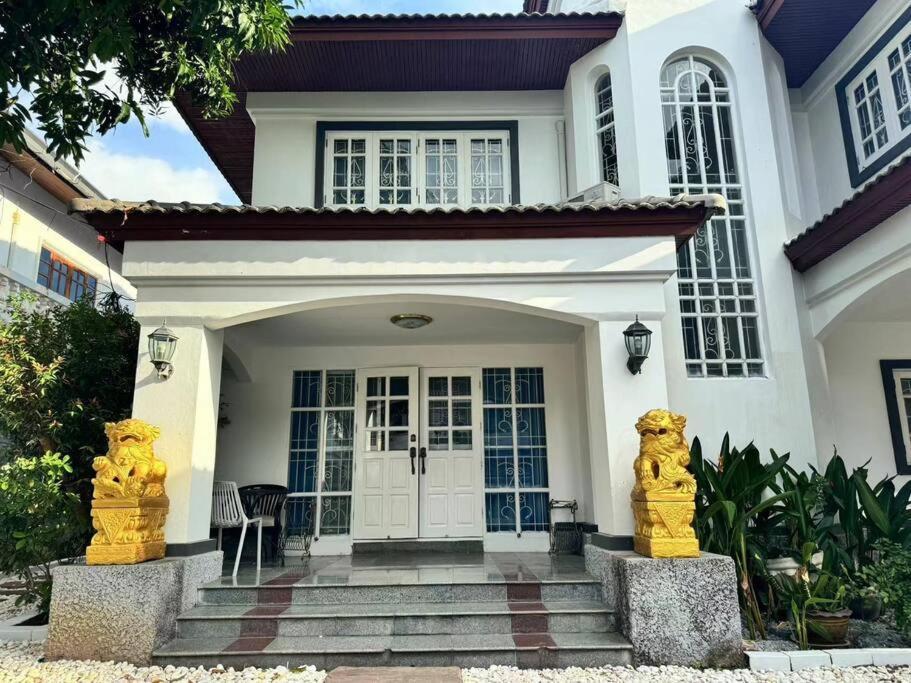 Villa 芭提雅南路4卧4卫 Blue Star Pool 近步行街和夜市 Pattaya