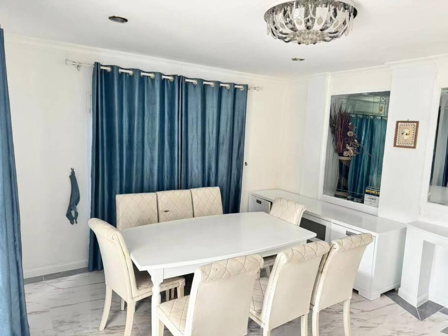 芭提雅南路4卧4卫 Blue Star Pool 近步行街和夜市 Villa