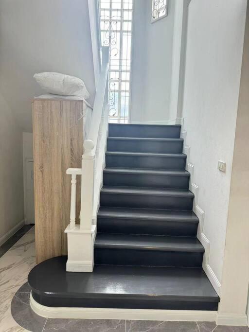 Villa 芭提雅南路4卧4卫 Blue Star Pool 近步行街和夜市 Pattaya