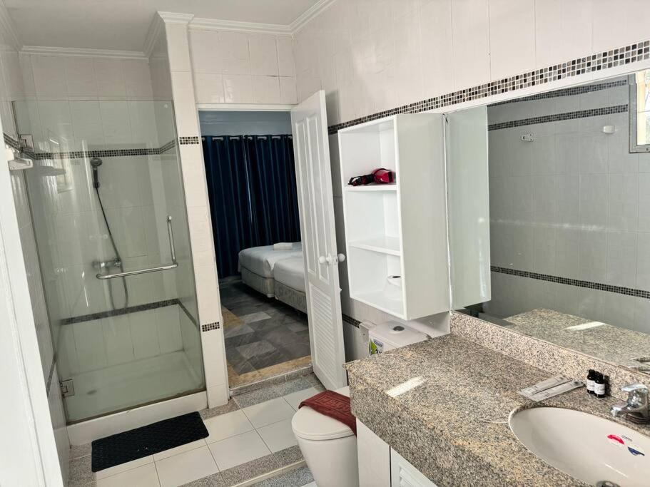 Villa 芭提雅南路4卧4卫 Blue Star Pool 近步行街和夜市 Pattaya